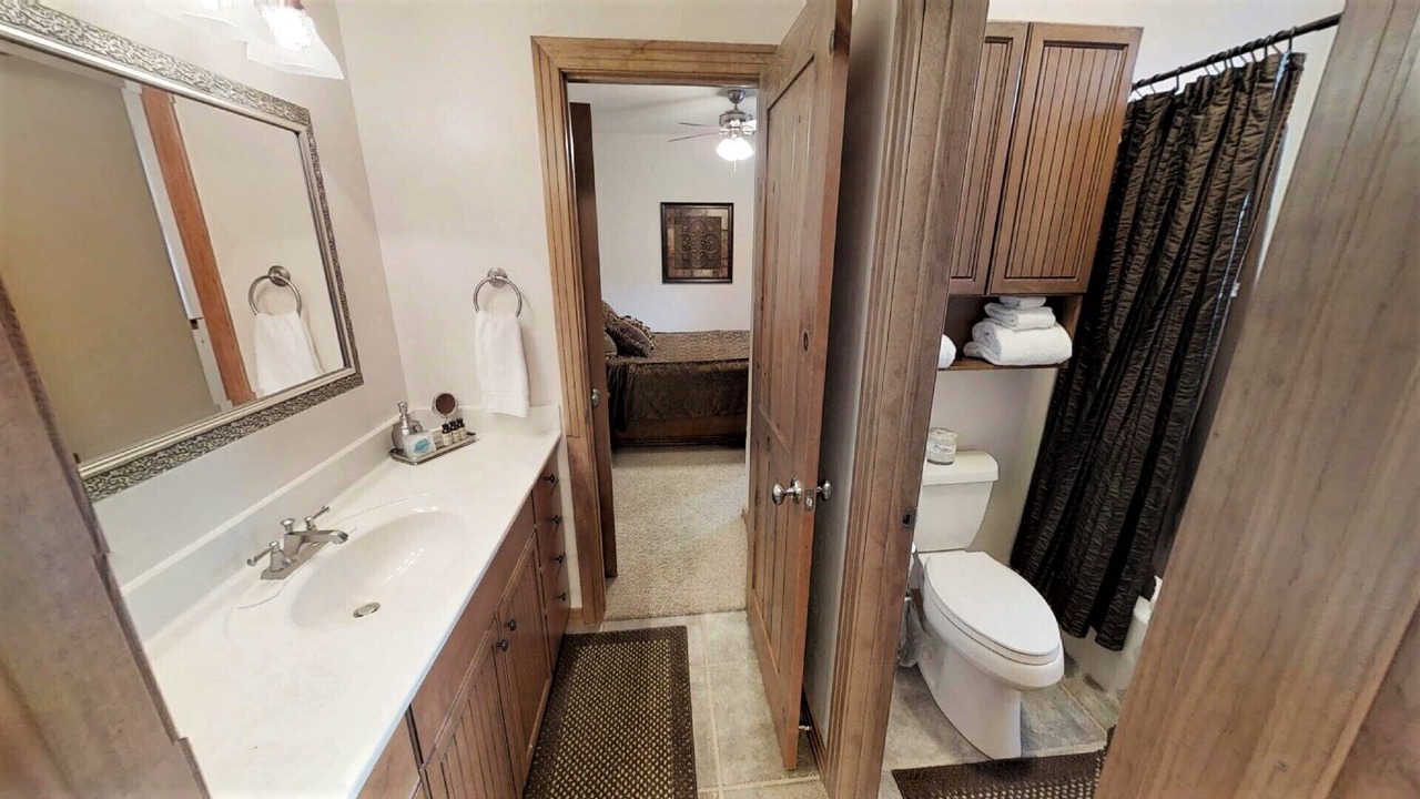 Photo of Bathroom in Red River