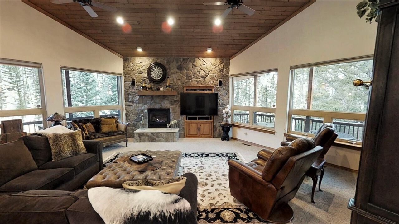 Photo of Livingroom in Red River