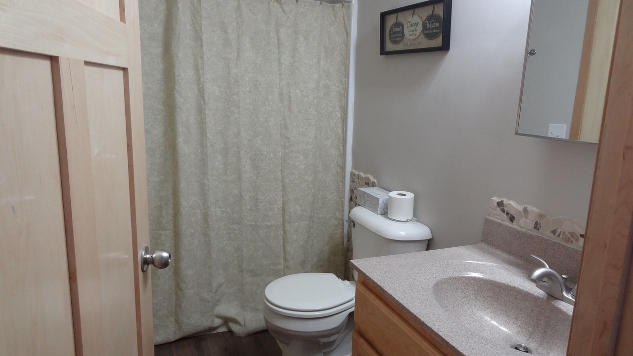 Photo of Bathroom in Kutzky Park