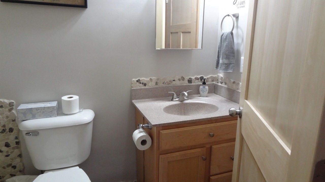 Photo of Bathroom in Kutzky Park