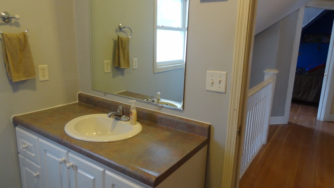 Photo of Bathroom in Kutzky Park