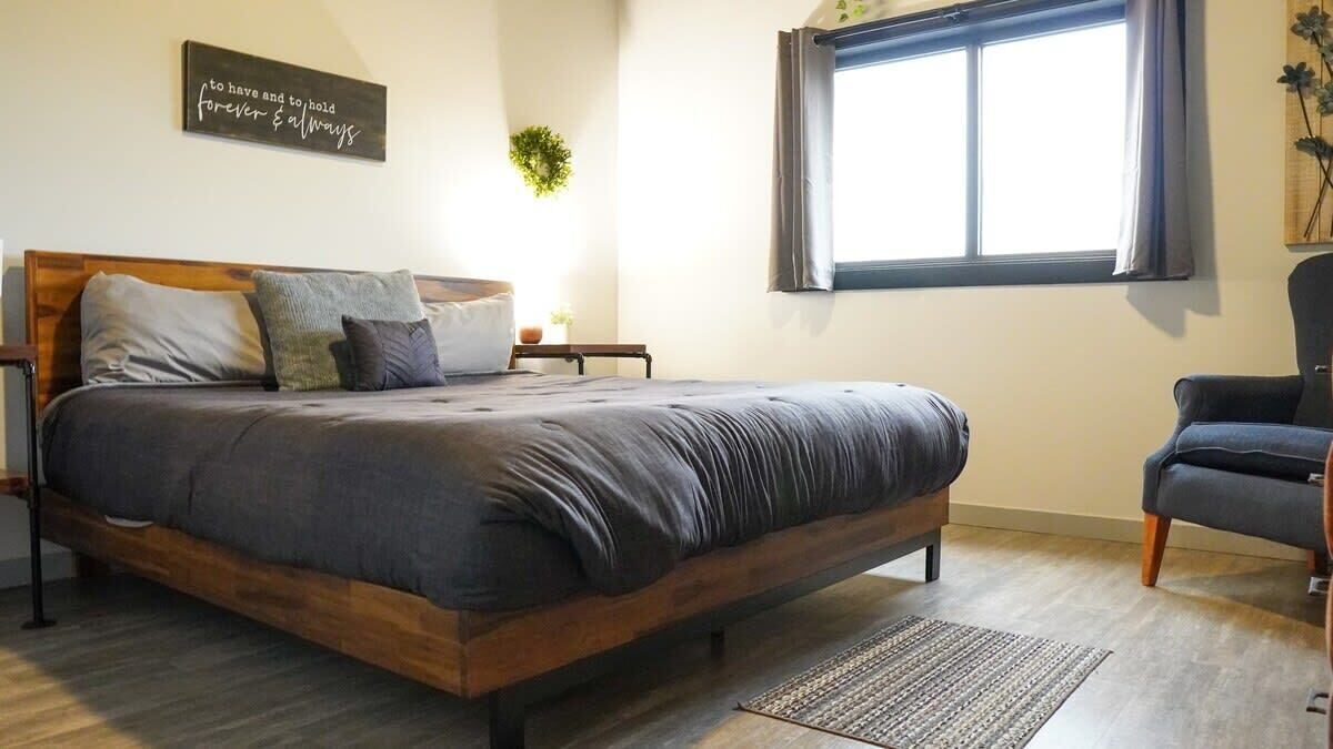 Photo of Bedroom in Niles