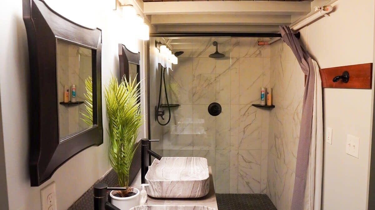 Photo of Bathroom in Niles