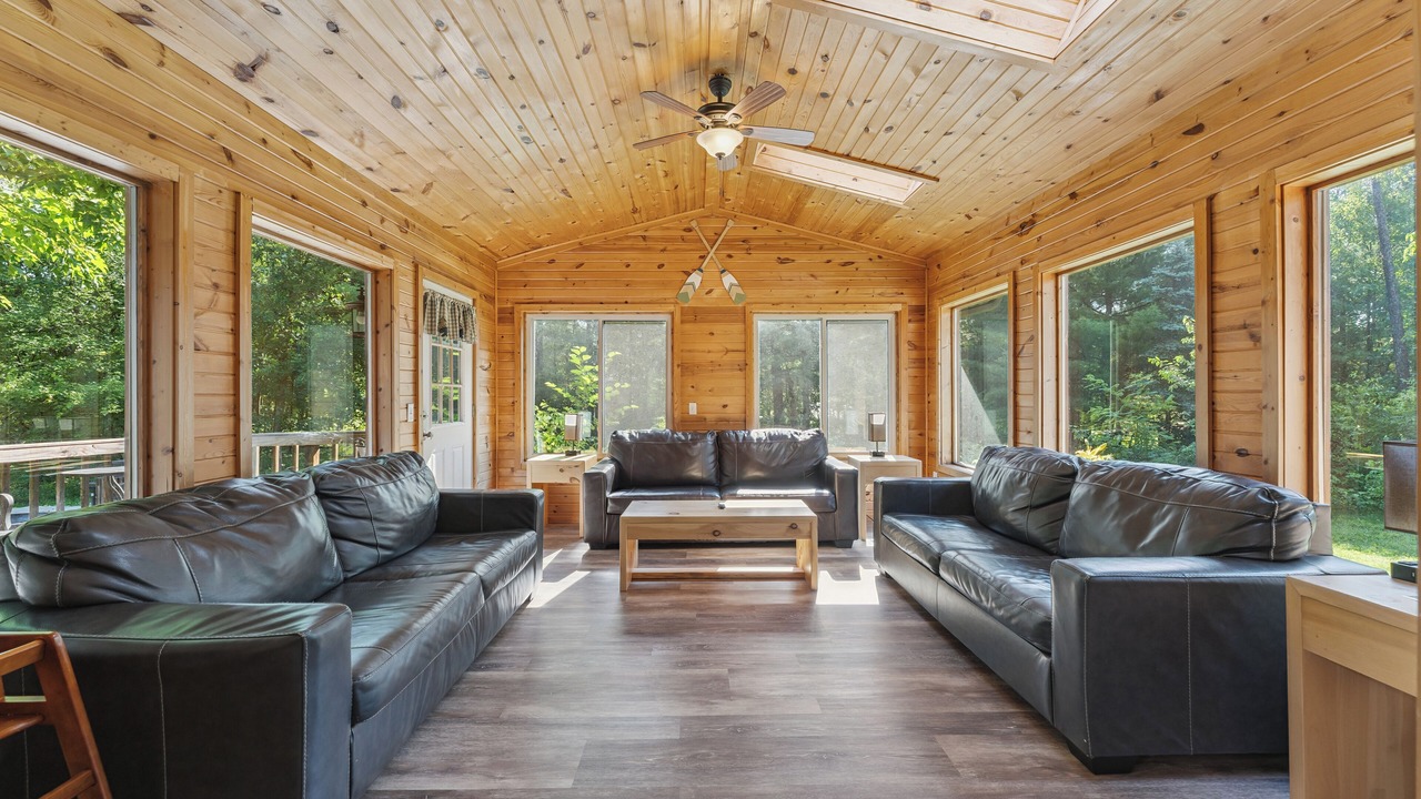 Photo of Livingroom in Spring Brook
