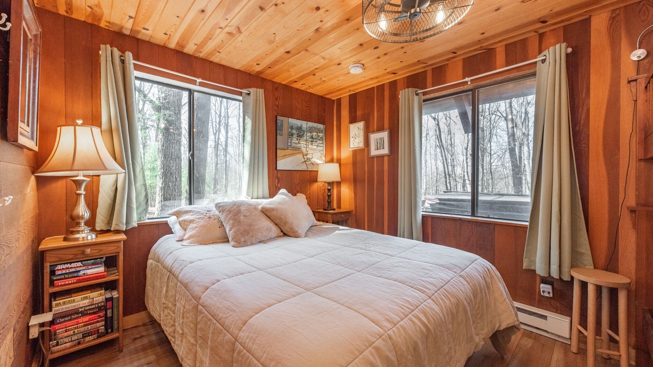 Photo of Bedroom in Sky Valley