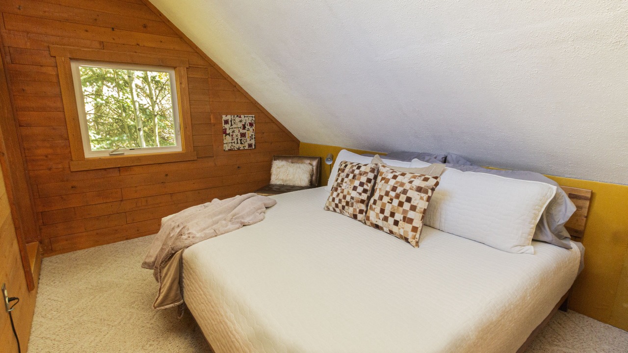 Photo of Bedroom in Garfield