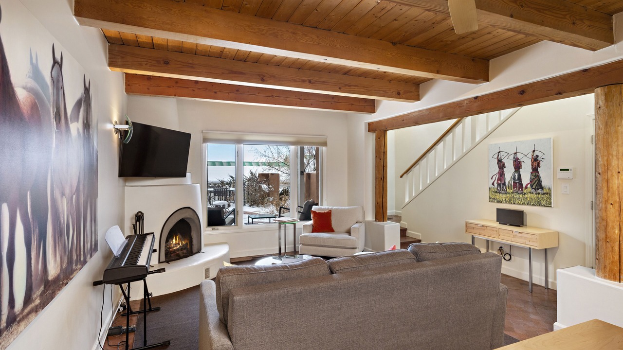 Photo of Livingroom in Northeast Santa Fe