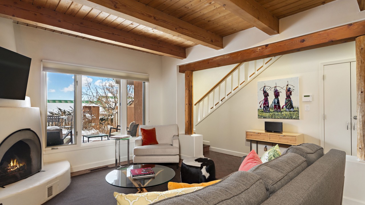 Photo of Livingroom in Northeast Santa Fe