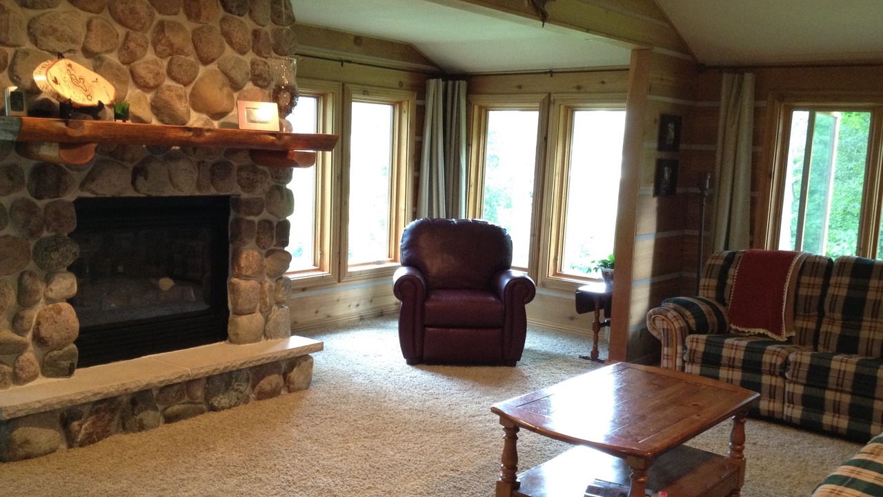 Photo of Livingroom in Deerbrook