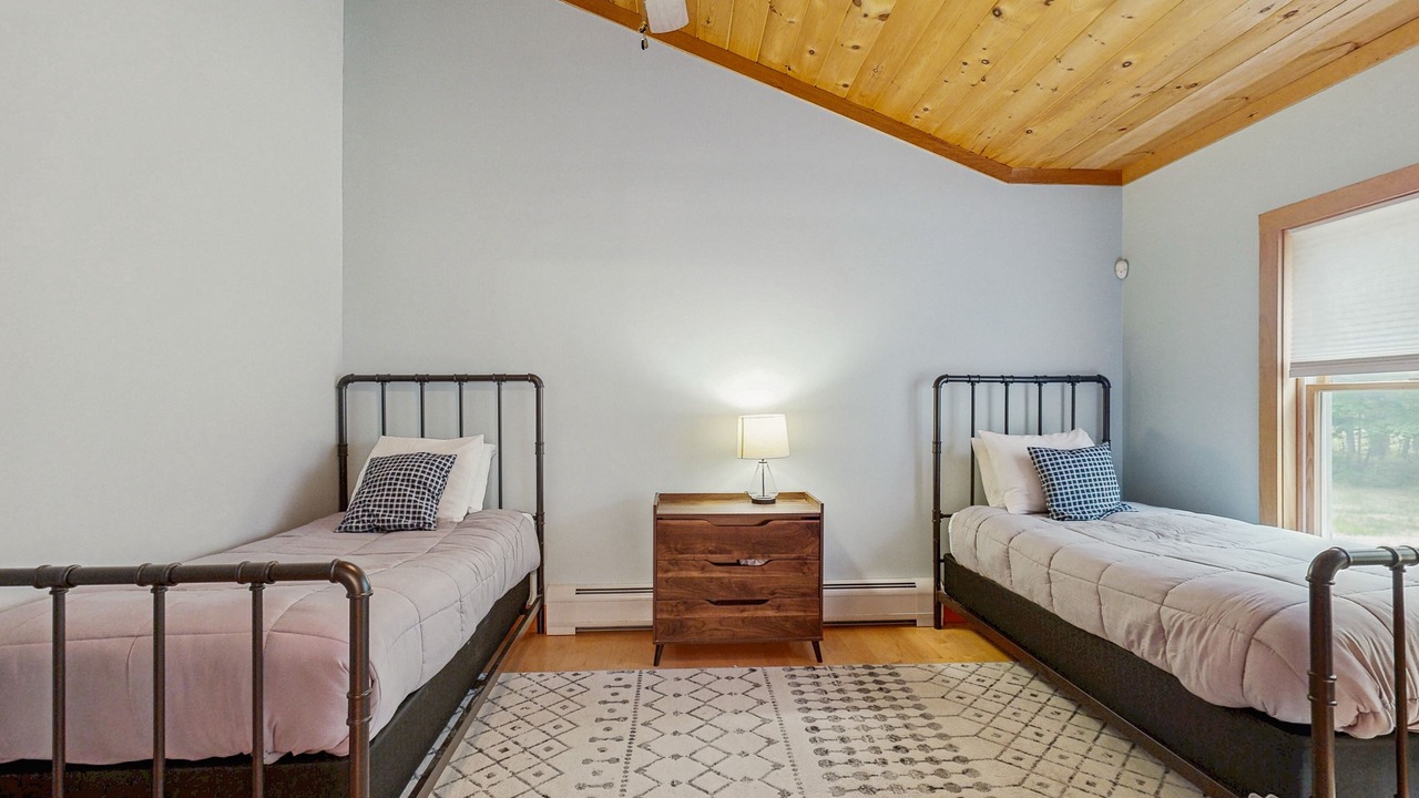 Photo of Bedroom in Freedom