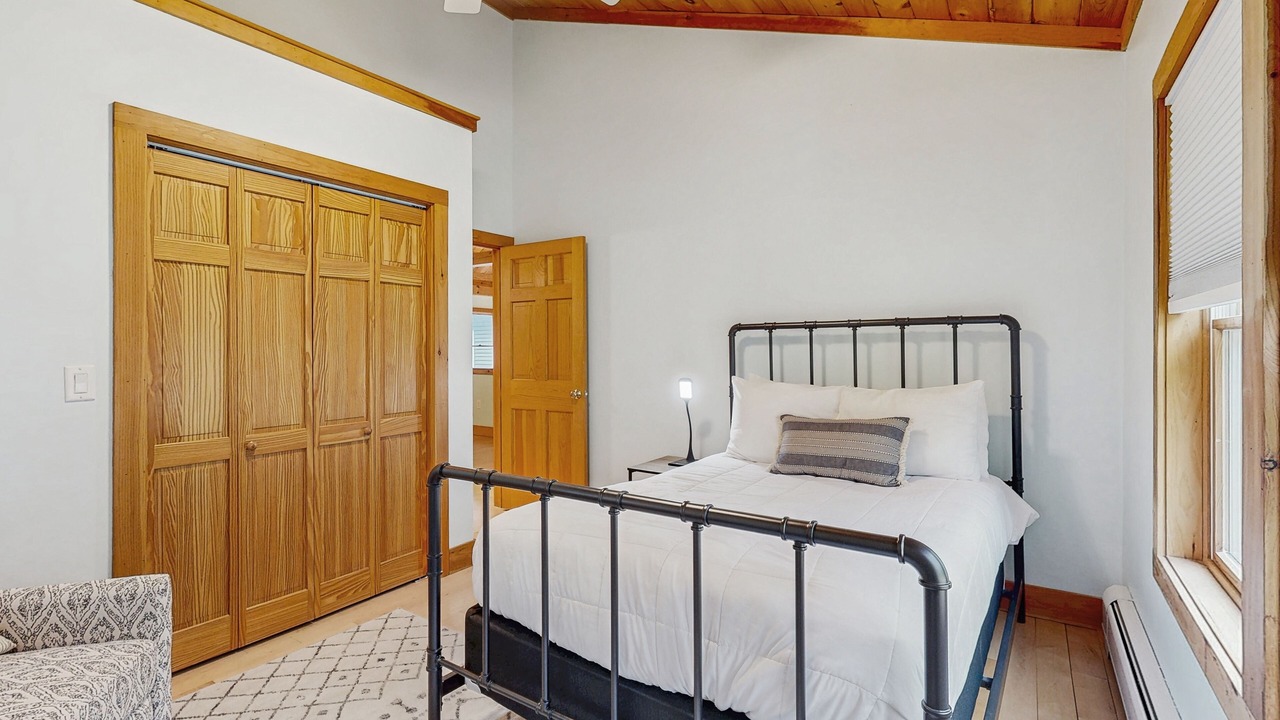 Photo of Bedroom in Freedom