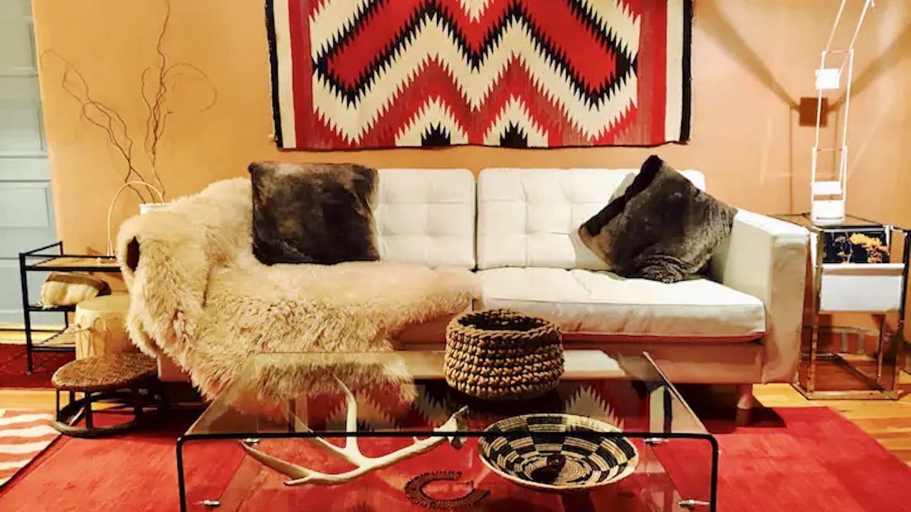 Photo of Livingroom in Historic Eastside
