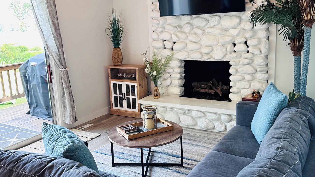 Photo of Livingroom in Paw Paw
