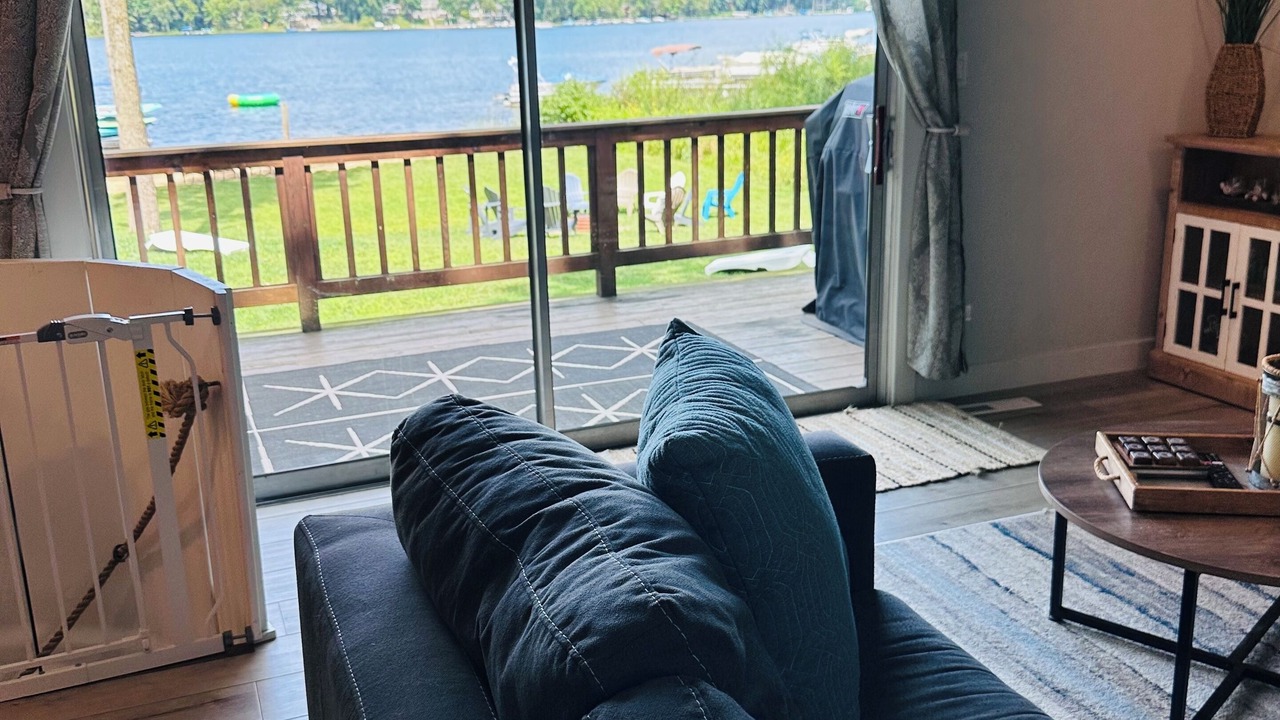 Photo of Livingroom in Paw Paw