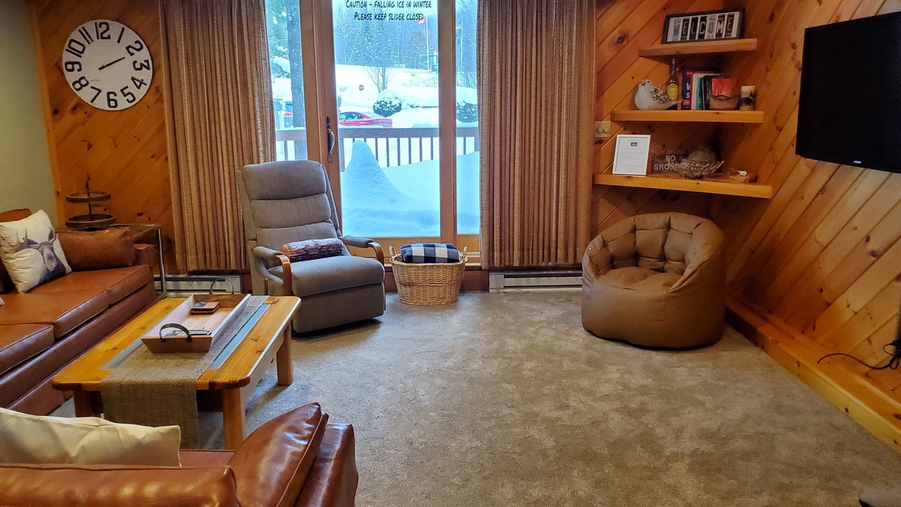 Photo of Livingroom in Jeffersonville