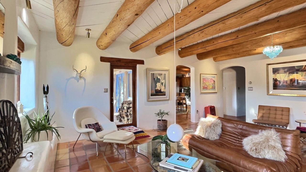 Photo of Livingroom in Taos