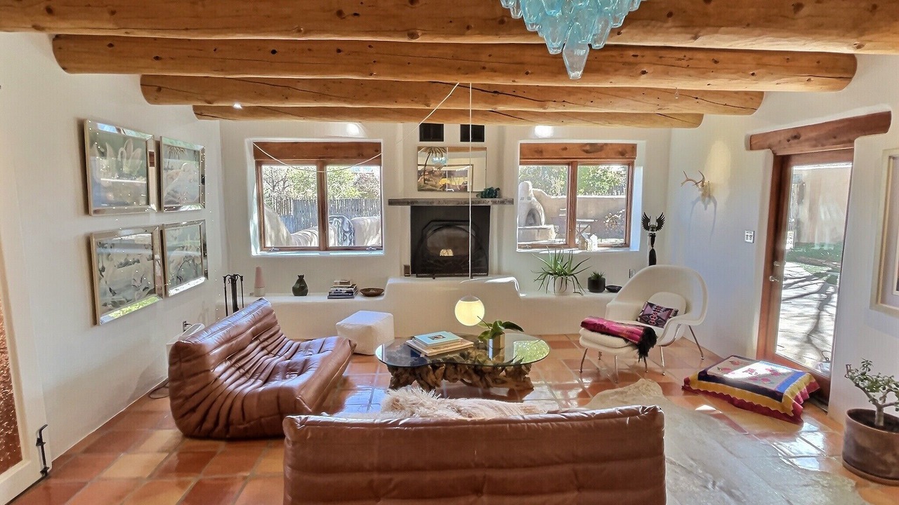 Photo of Livingroom in Taos