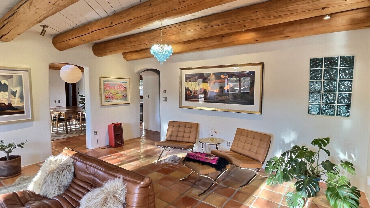 Photo of Livingroom in Taos
