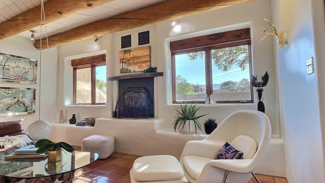 Photo of Livingroom in Taos