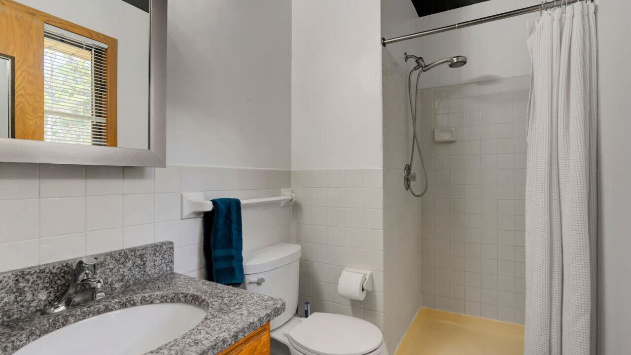 Photo of Bathroom in Woodbury