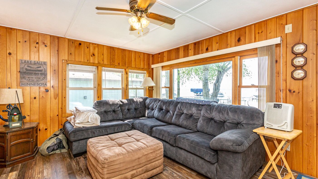 Photo of Livingroom in Detroit Lakes