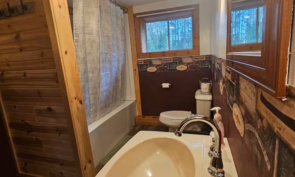 Photo of Bathroom in Clam Lake