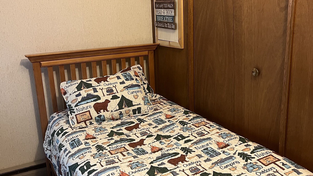 Photo of Bedroom in Chief Lake