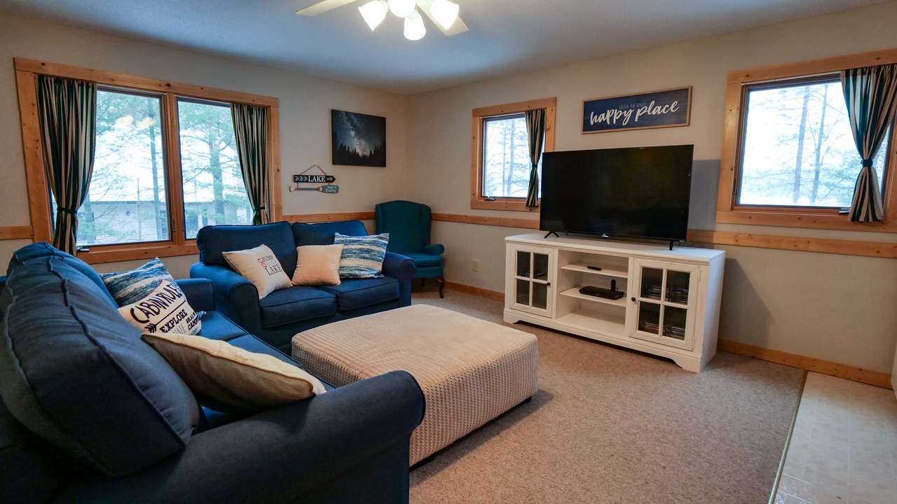 Photo of Livingroom in Chief Lake