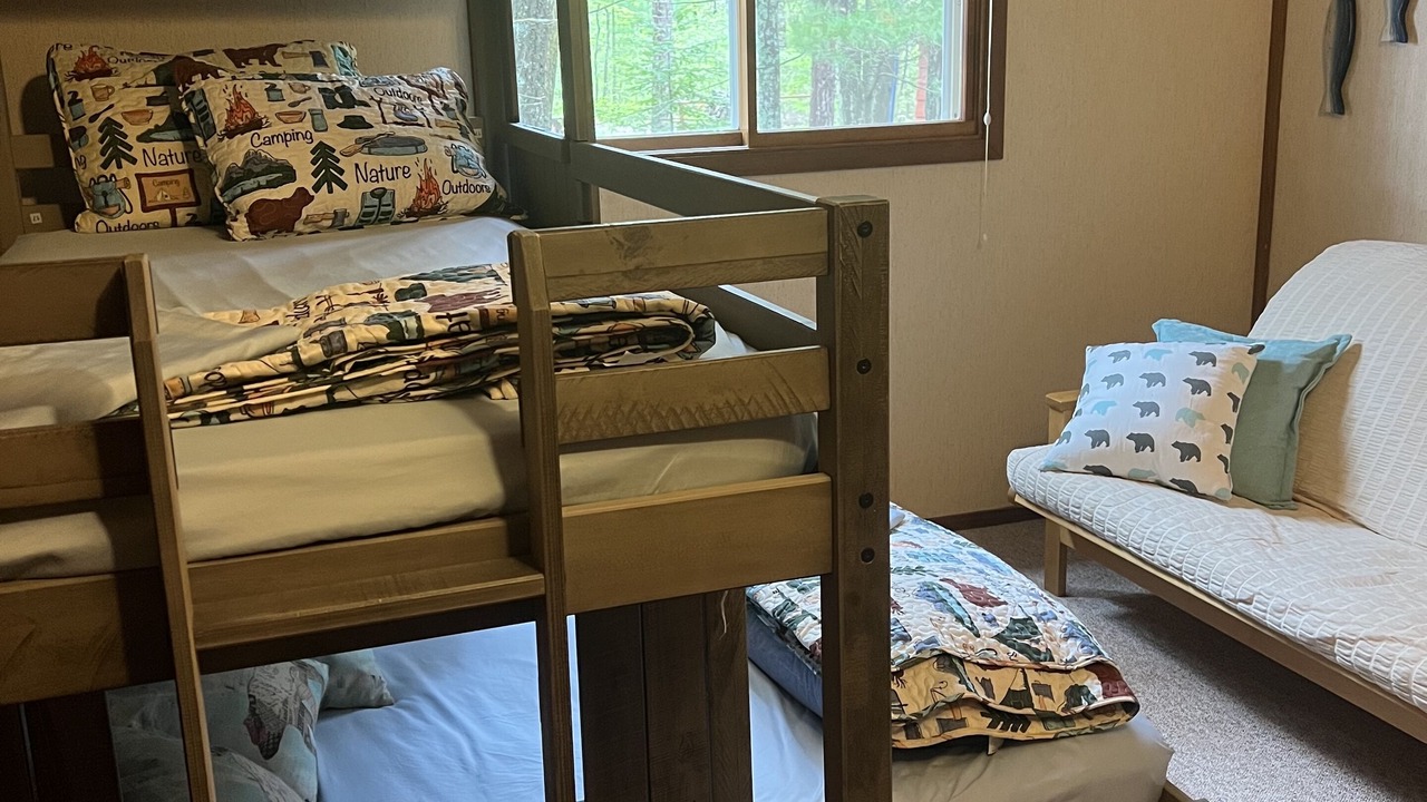 Photo of Bedroom in Chief Lake
