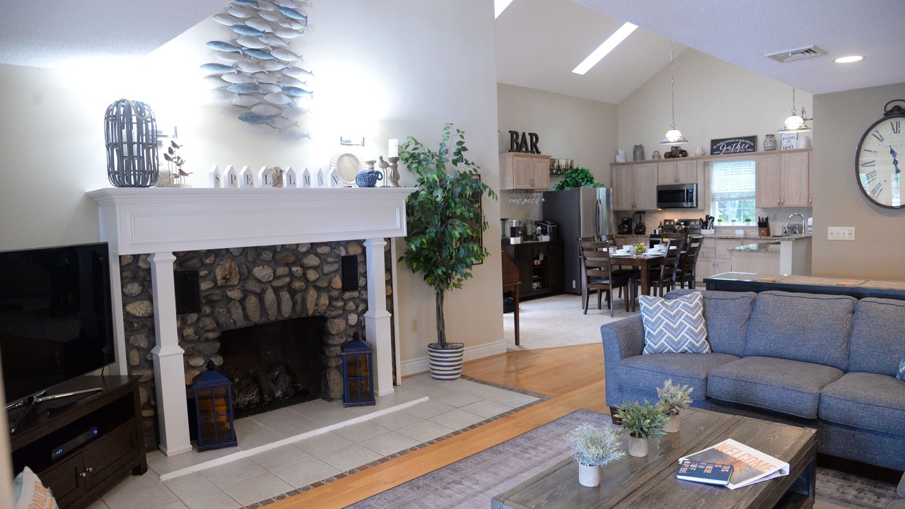 Photo of Livingroom in Lake Pocotopaug