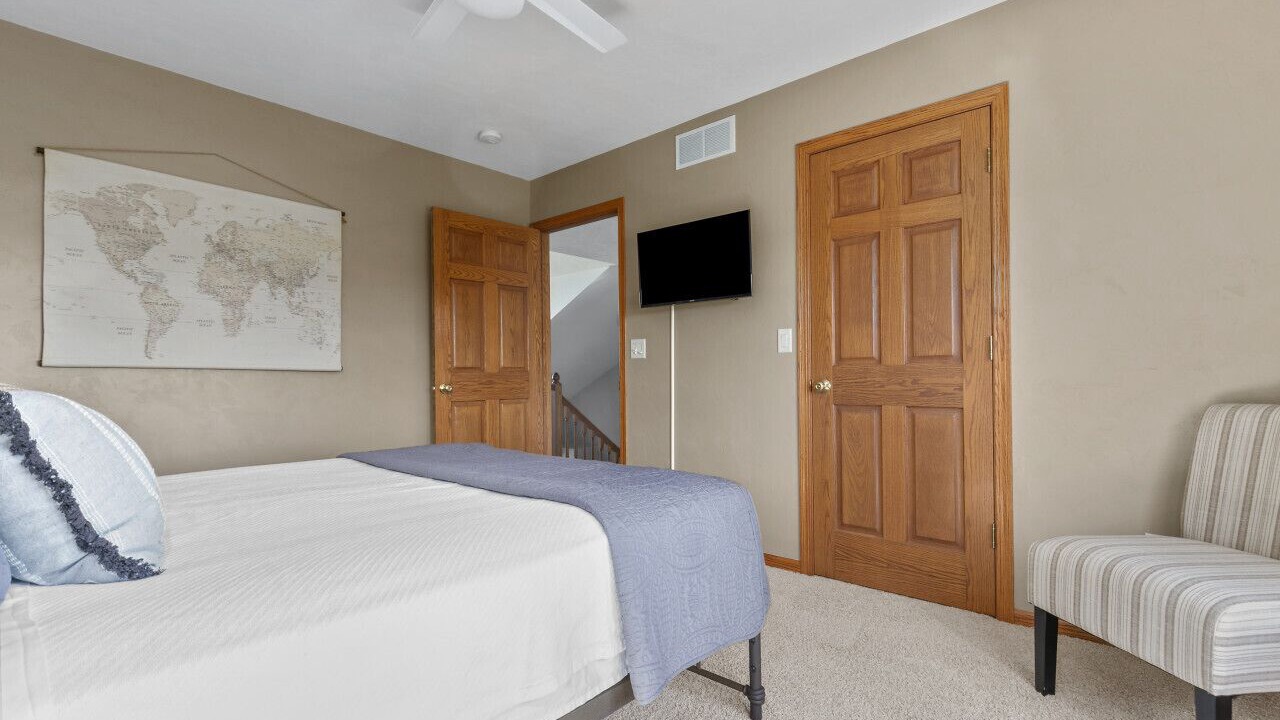 Photo of Bedroom in Black Wolf