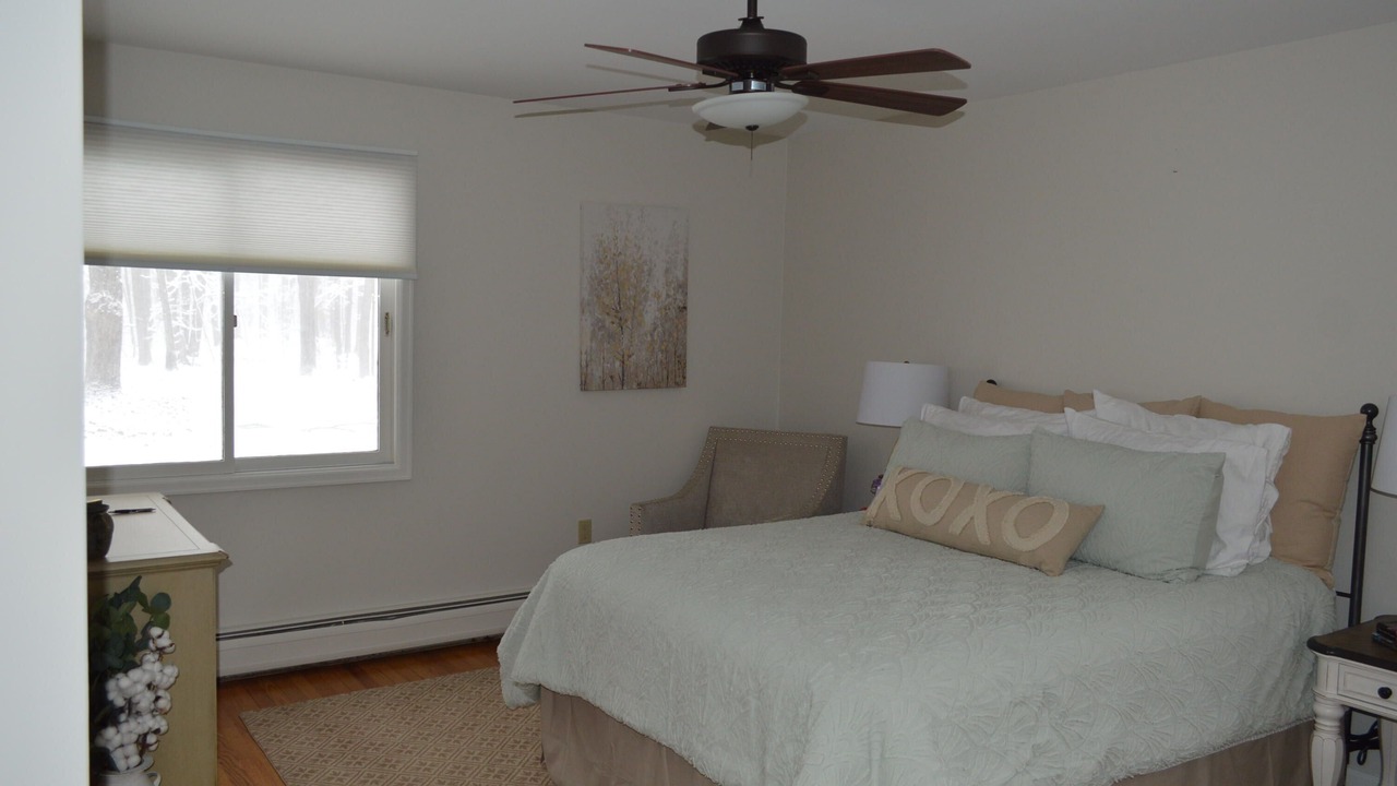Photo of Bedroom in Middlebury - Warren