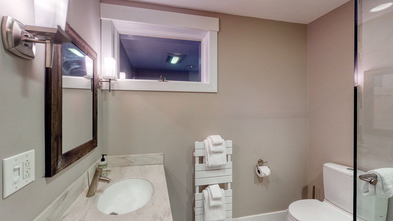 Photo of Bathroom in Warren