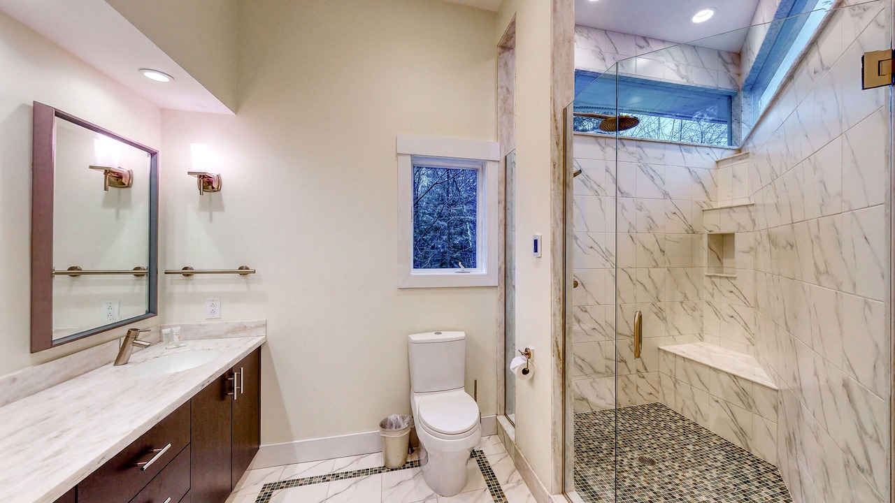 Photo of Bathroom in Warren