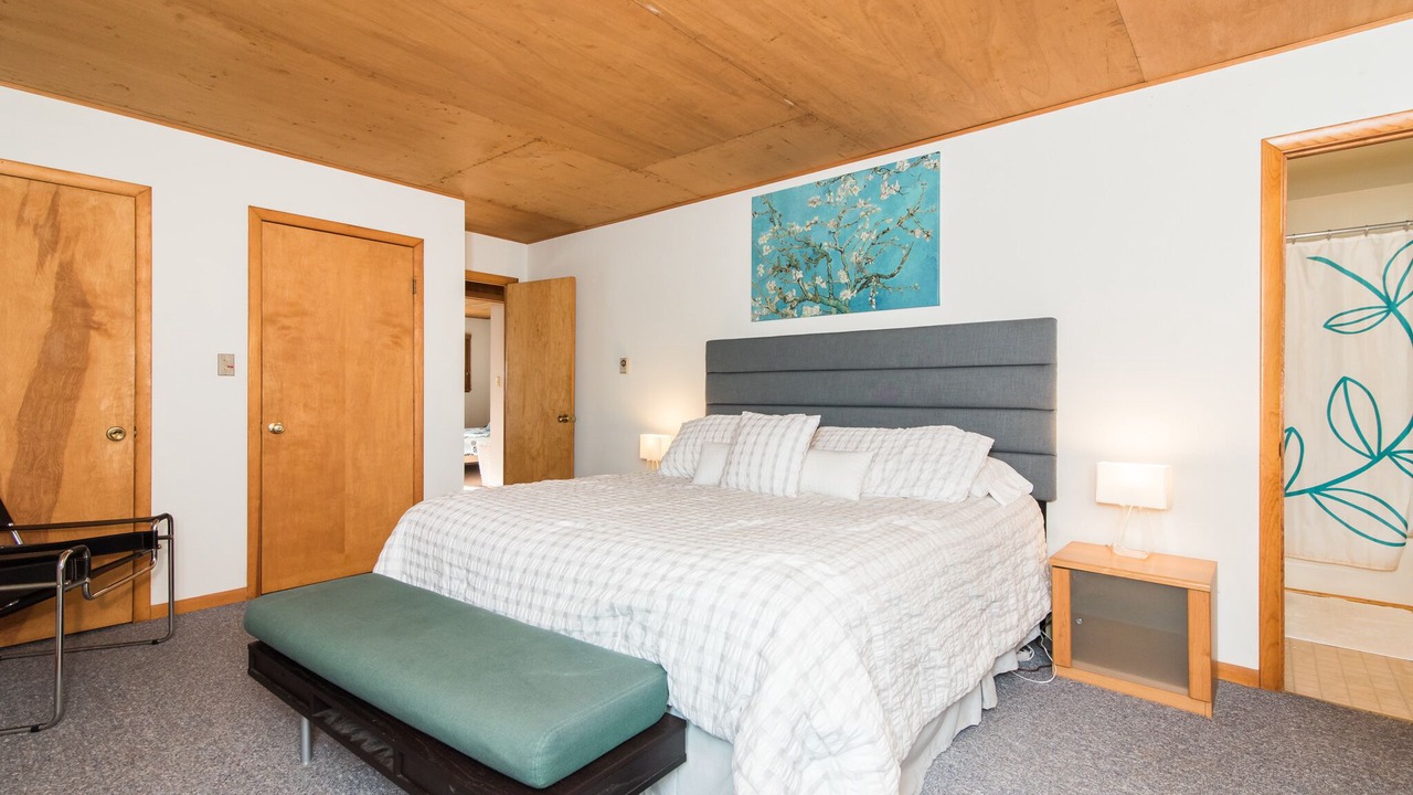 Photo of Bedroom in Berkeley Springs