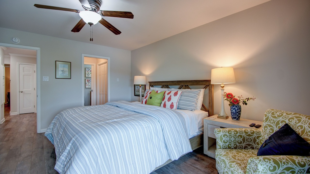 Photo of Bedroom in Mid America