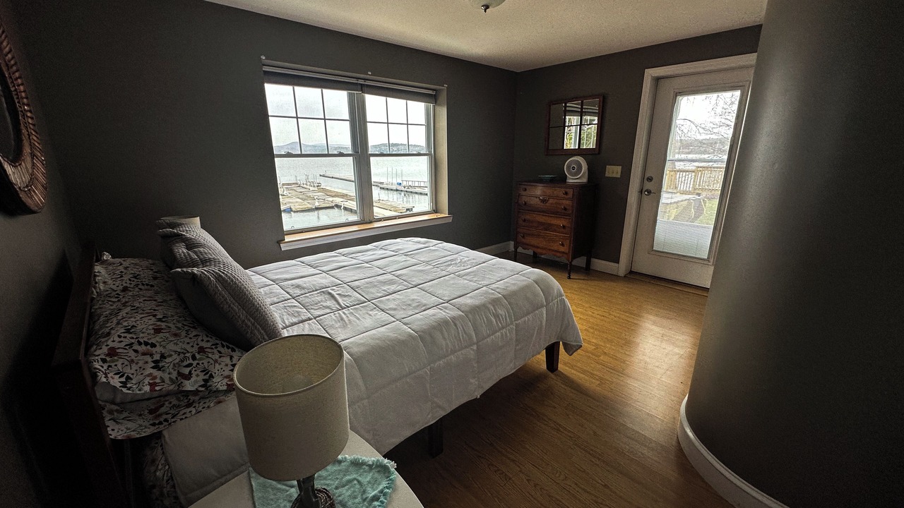Photo of Bedroom in Malletts Bay