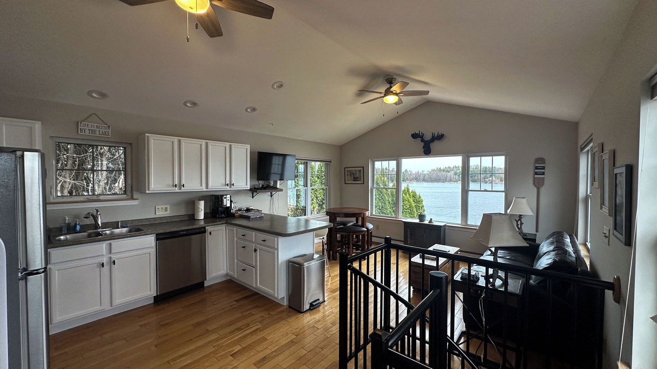 Photo of Livingroom in Malletts Bay