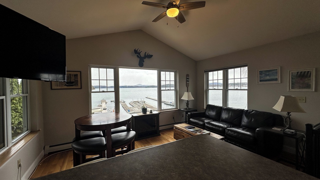 Photo of Livingroom in Malletts Bay