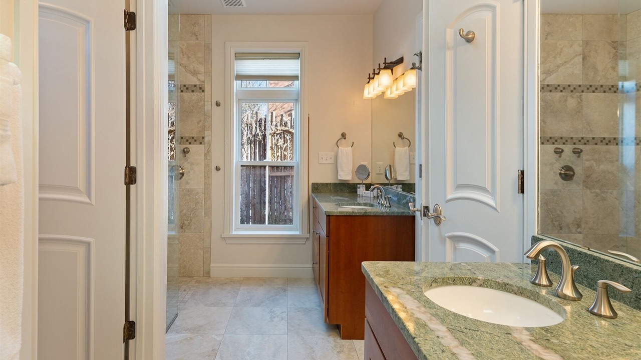 Photo of Bathroom in South Capitol