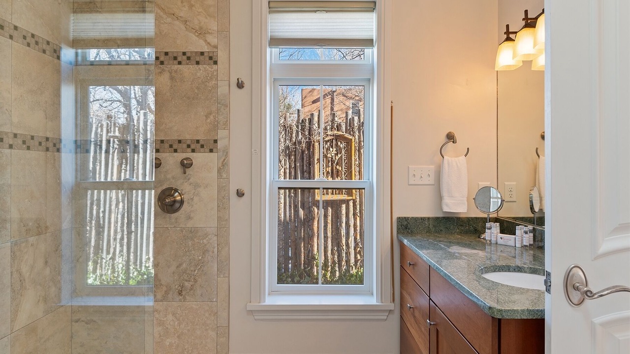 Photo of Bathroom in South Capitol