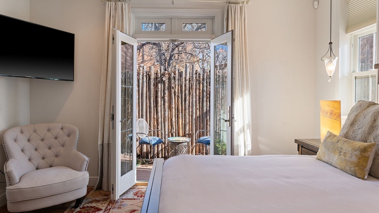 Photo of Bedroom in South Capitol