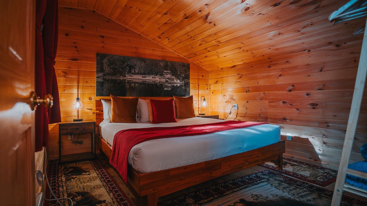 Photo of Bedroom in Long Lake