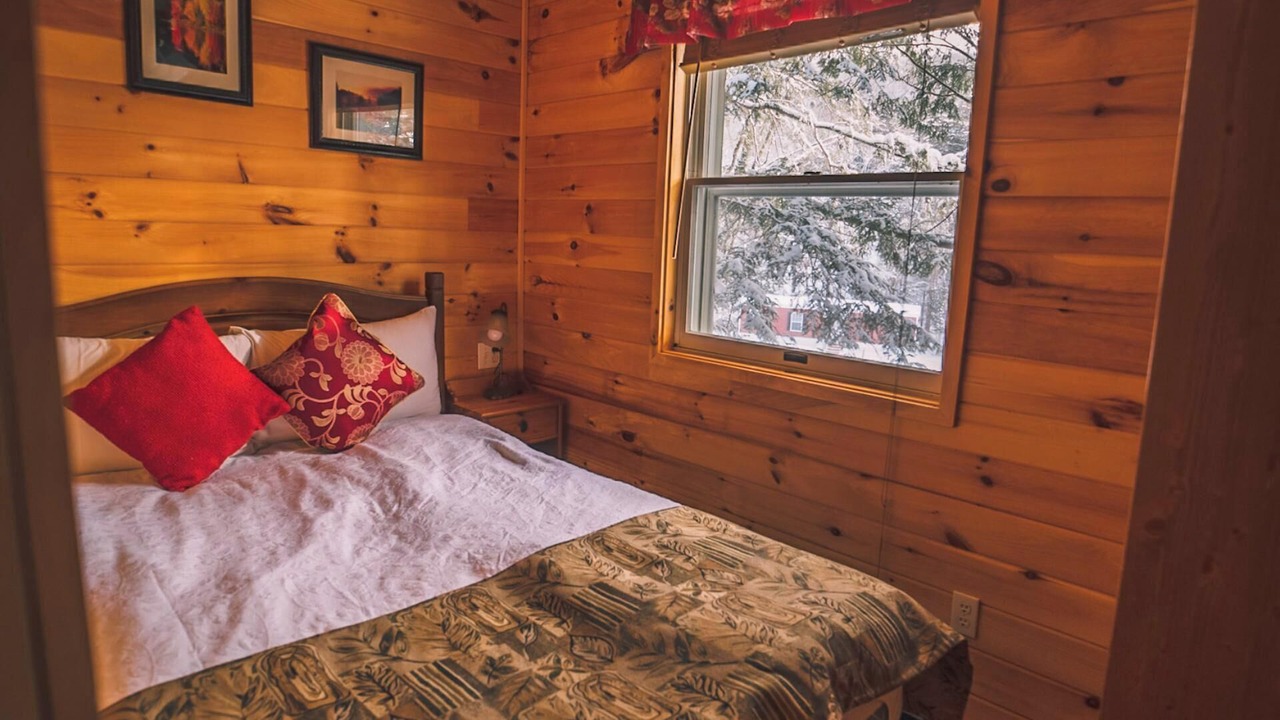 Photo of Bedroom in Long Lake