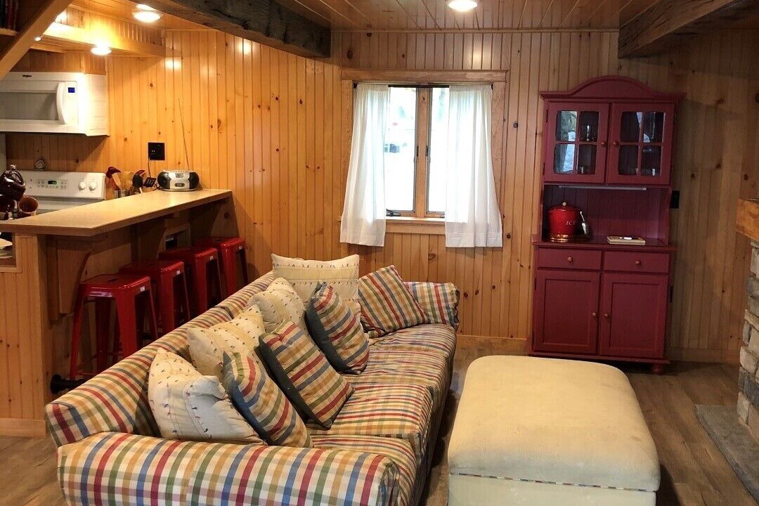 Photo of Livingroom in Town of Macomb