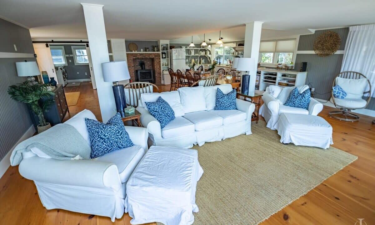 Photo of Livingroom in Spofford