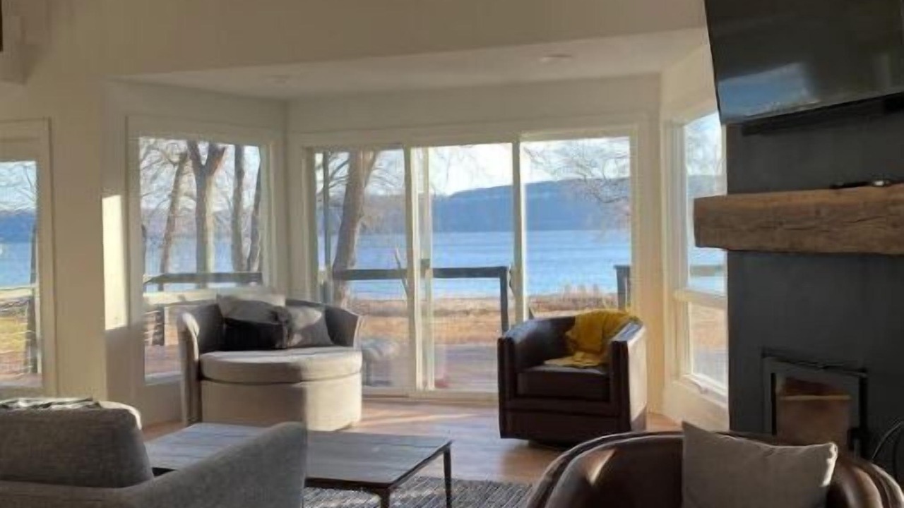Photo of Livingroom in Frontenac