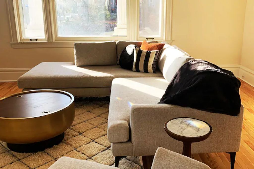 Photo of Livingroom in Lowry Hill