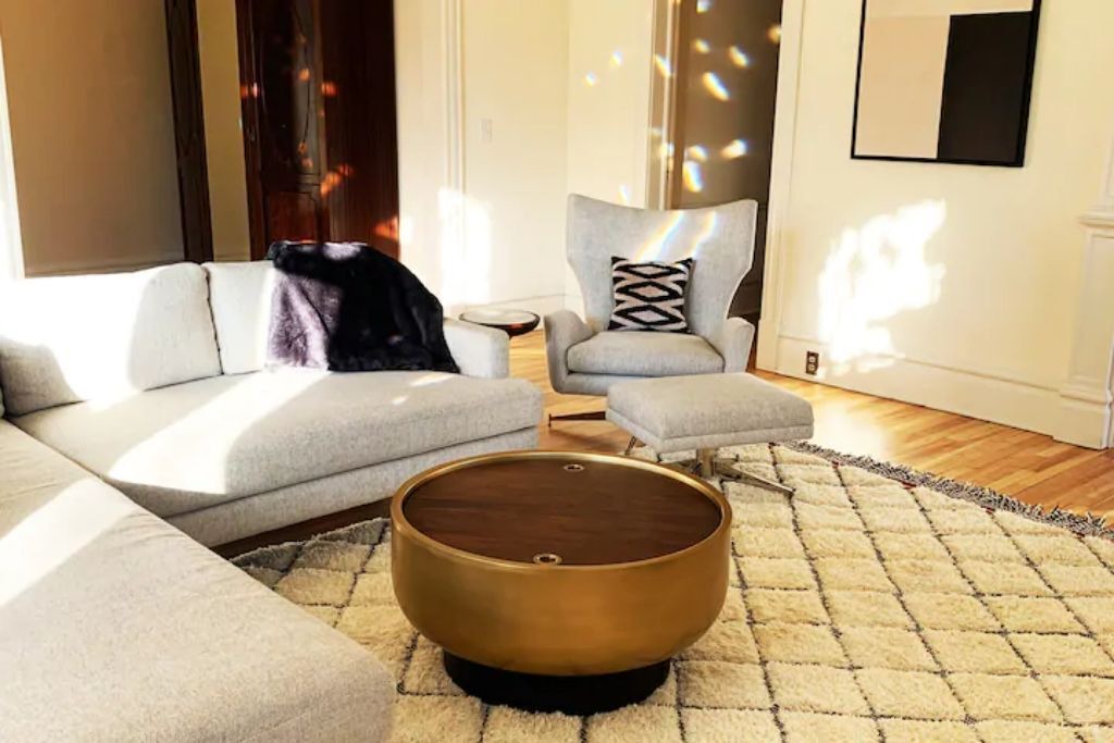 Photo of Livingroom in Lowry Hill