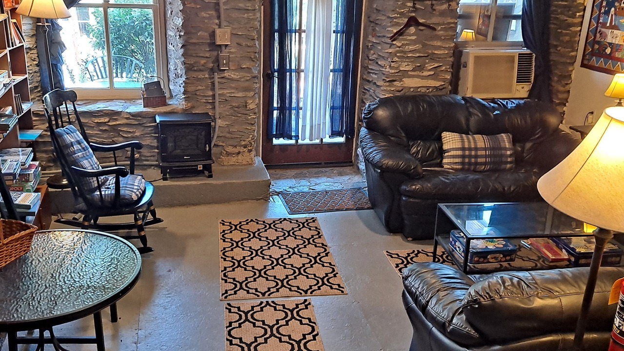 Photo of Livingroom in Harpers Ferry